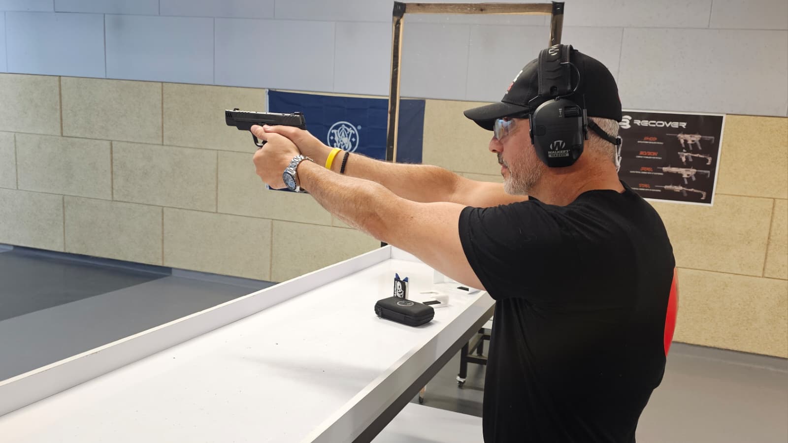 מבחן Smith & Wesson Performance Center M&P9 Shield Plus Carry Comp