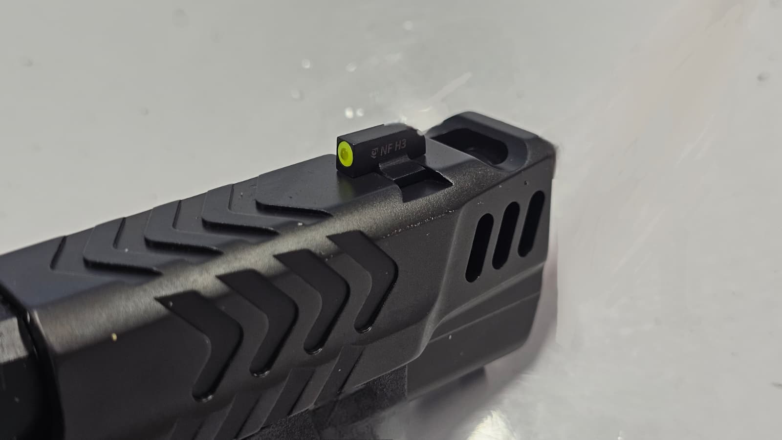 מבחן Smith & Wesson Performance Center M&P9 Shield Plus Carry Comp