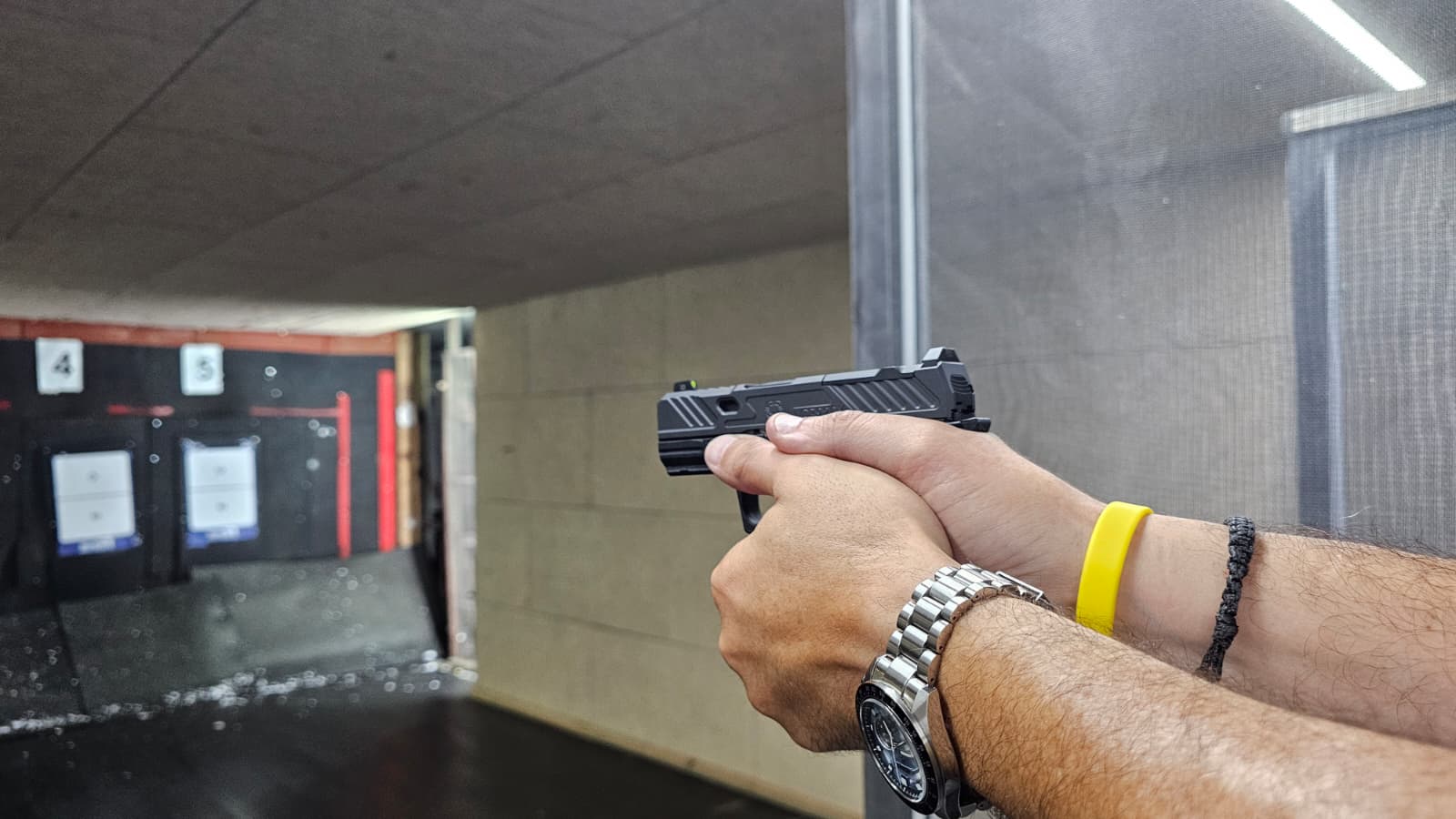 מבחן shadow systems CR920X