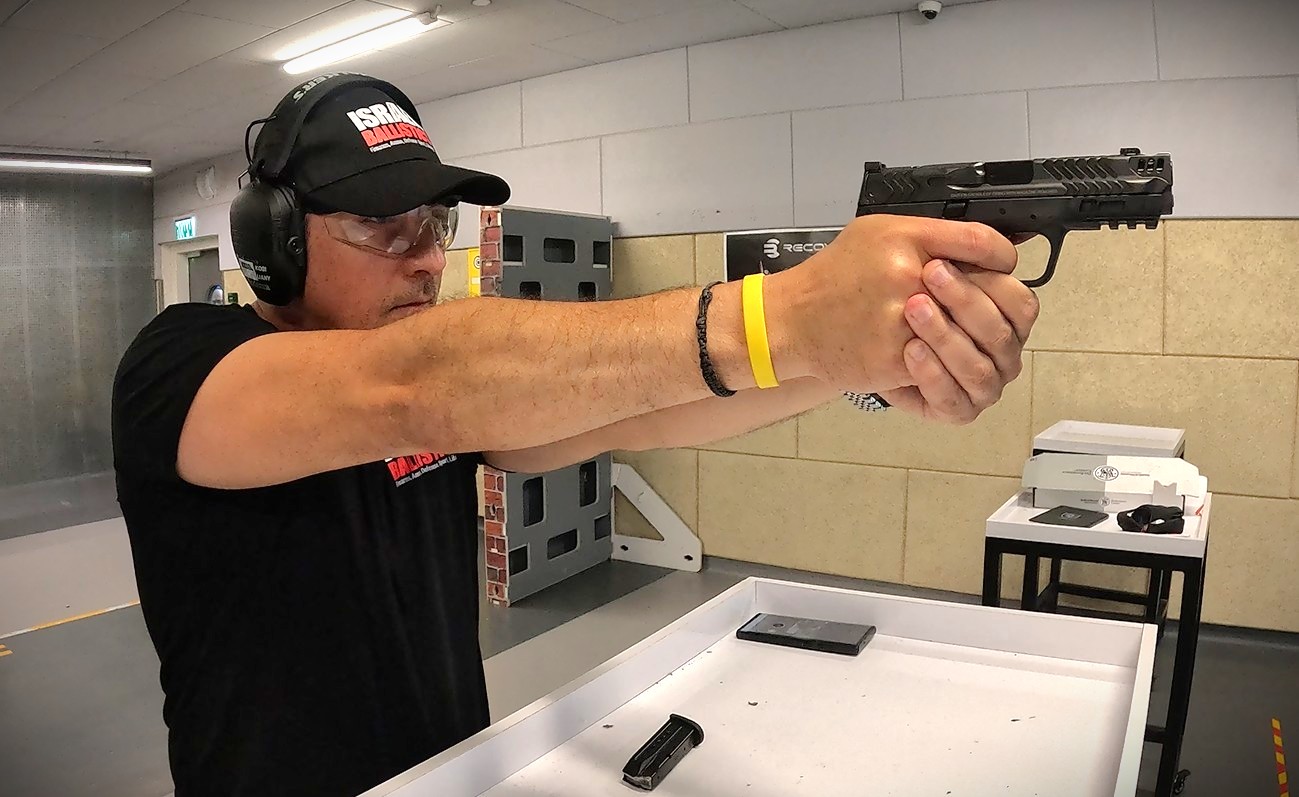 סמית' אנד ווסון Compact Carry Comp