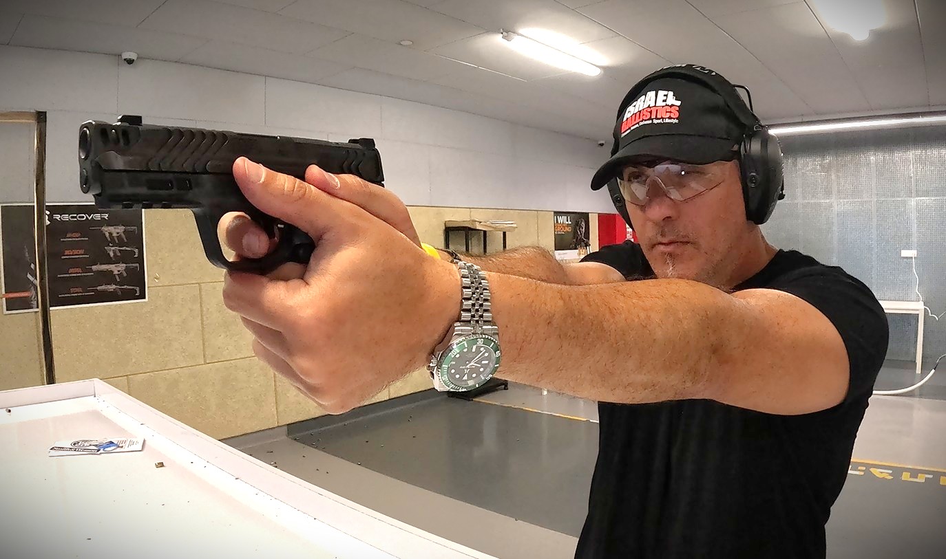 סמית' אנד ווסון Compact Carry Comp