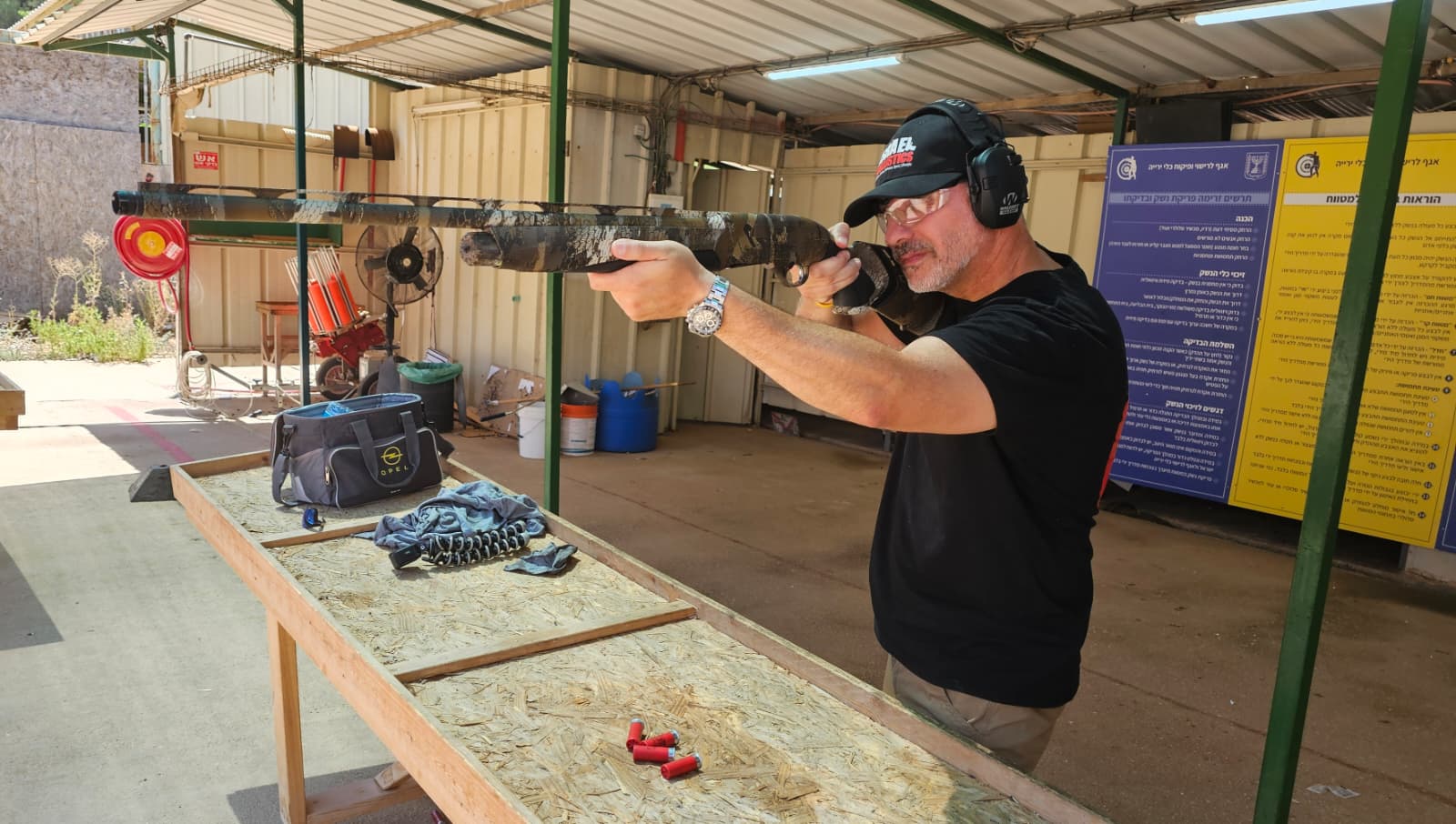 חוויית ירי בשוטגאנים גם ללא רישיון במטווח טריגר איילת השחר