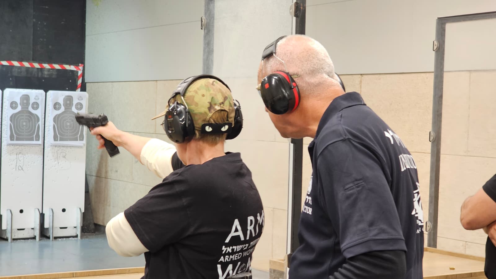 אימון ירי ביד אחת עם מדריך הירי רמי קליאוט