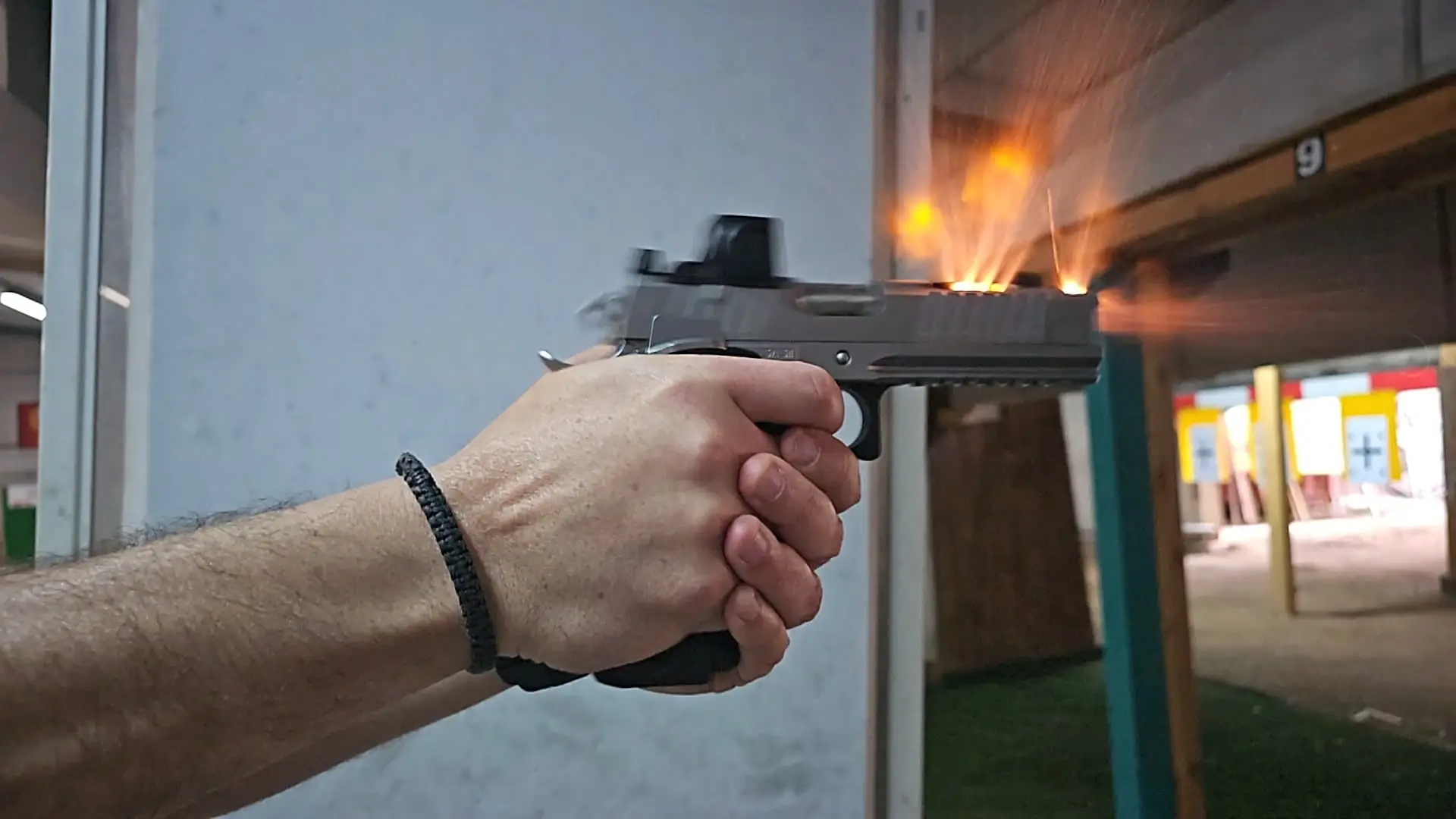 מבחן בול ארמורי טאק קומפ Bul Armory Tac Comp