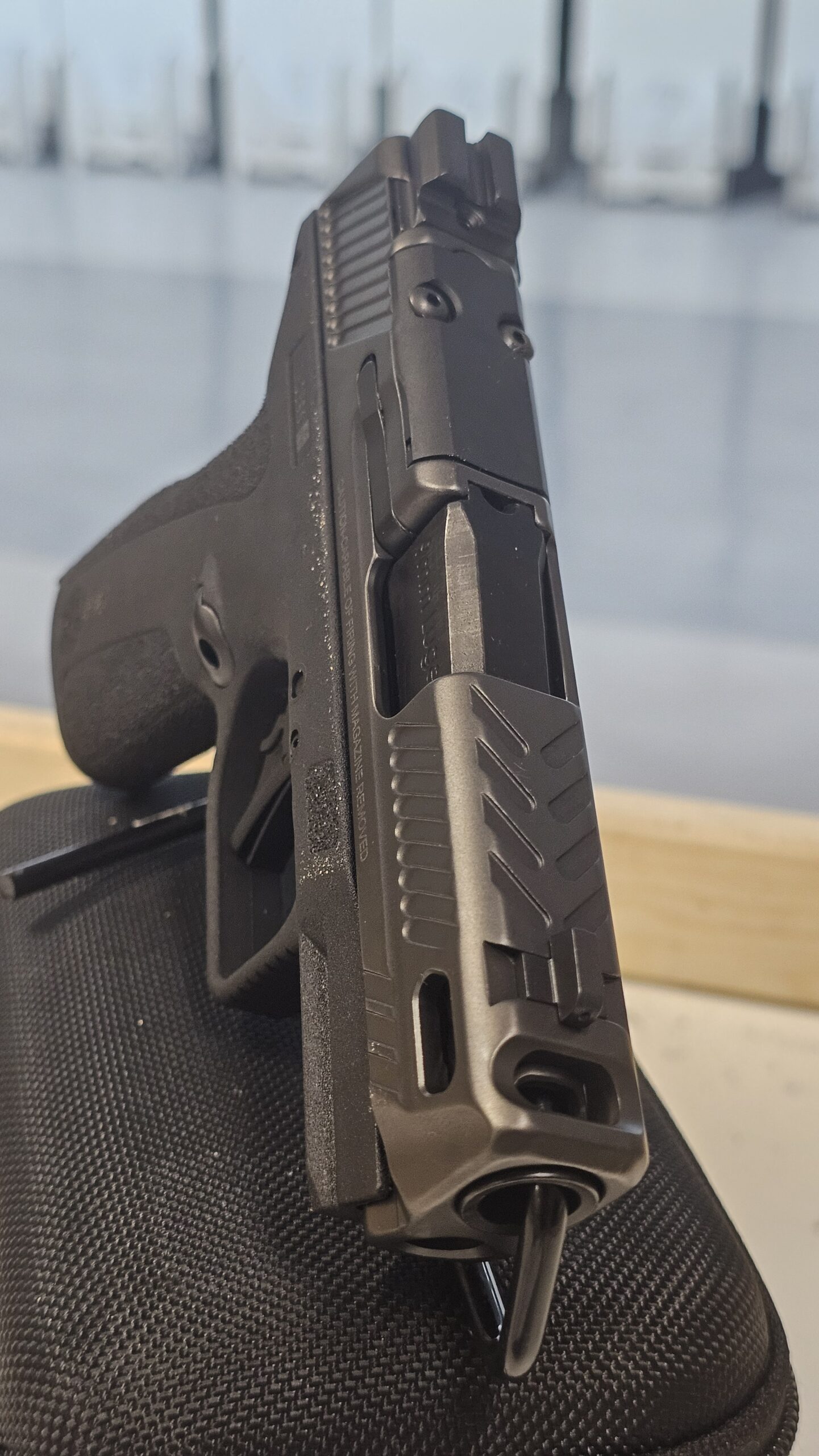 מבחן הסמית' אנד ווסון פרפורמנס סנטר M&P שילד X CARRY COMP