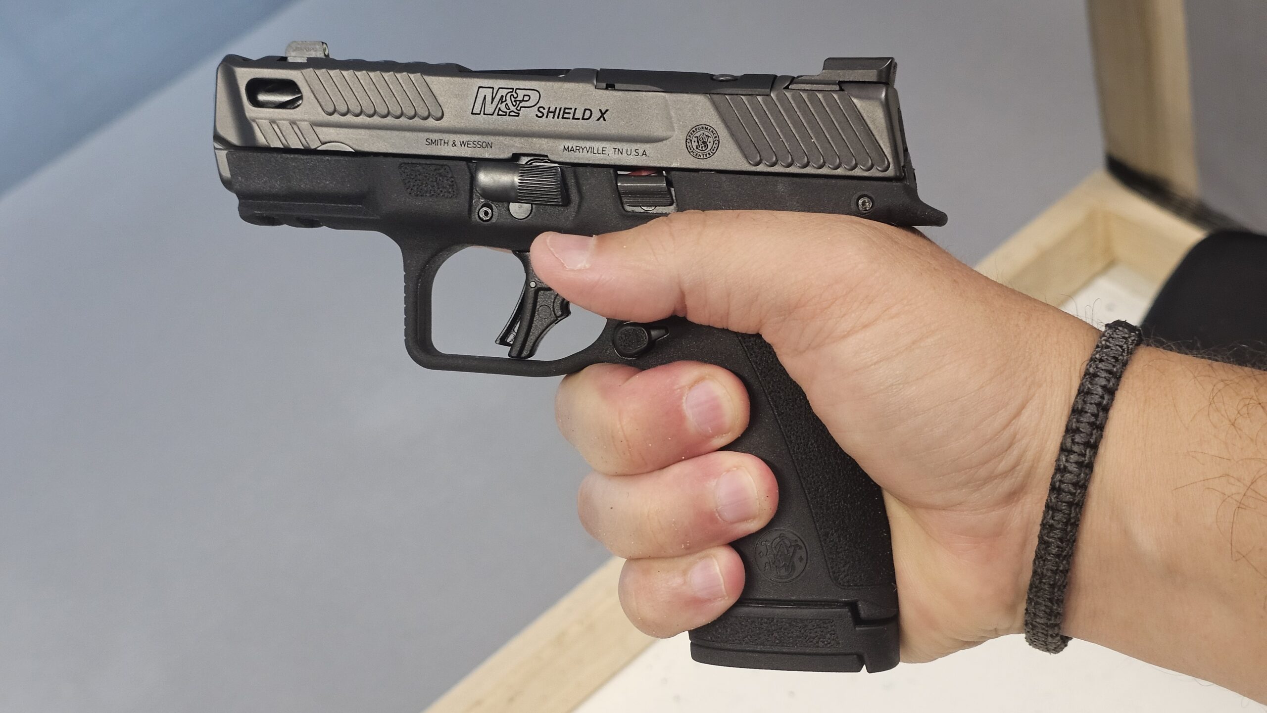 מבחן הסמית' אנד ווסון פרפורמנס סנטר M&P שילד X CARRY COMP