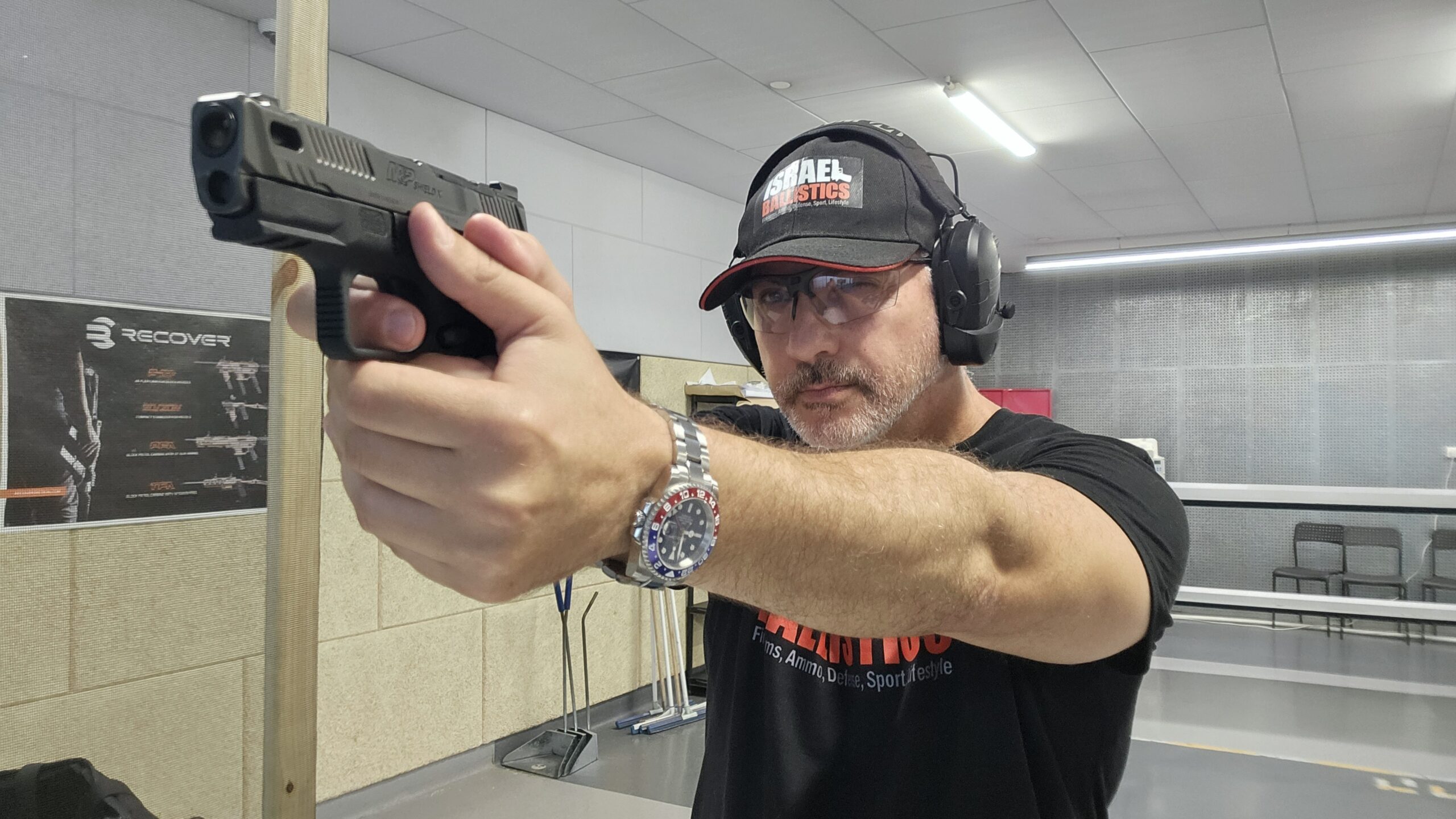 מבחן הסמית' אנד ווסון פרפורמנס סנטר M&P שילד X CARRY COMP